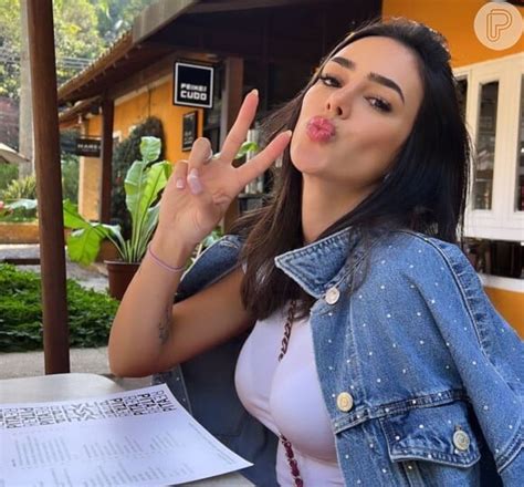 Foto Bruna Biancardi Namorada Gr Vida De Neymar Usa Bolsa Grifada Em