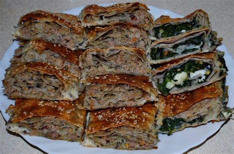 Pita sa mesom i pita sa spanaćem i sirom Heljdine kore, proizvođač ...
