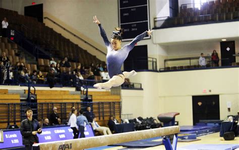 Gymnastics Yale Defends Ivy Title Breaks Beam Record Yale Daily News