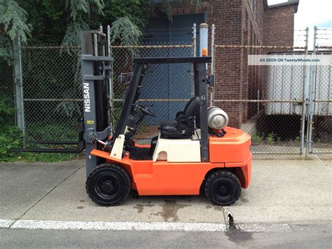 Fork Lift Nissan Optima 50 Pneumatic Tire Forklift