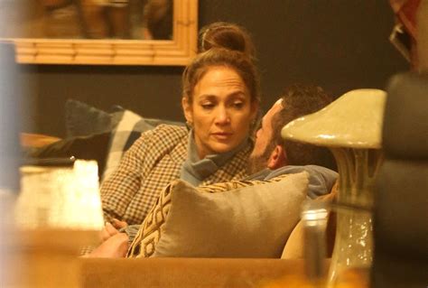 Jennifer Lopez și Ben Affleck s au sărutat într un magazin din Los