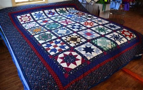 Amish Quilt Photos And Authentic Quilt Patterns Quilts Amish Quilts