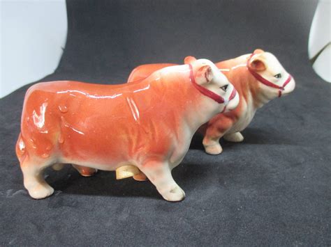 Cows Bulls Salt Pepper Shakers Decor Collectible Display Tableware