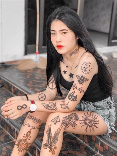 Pin Oleh Bii T Di X M Tato Paha Wanita Wanita Bertato Tato Gadis