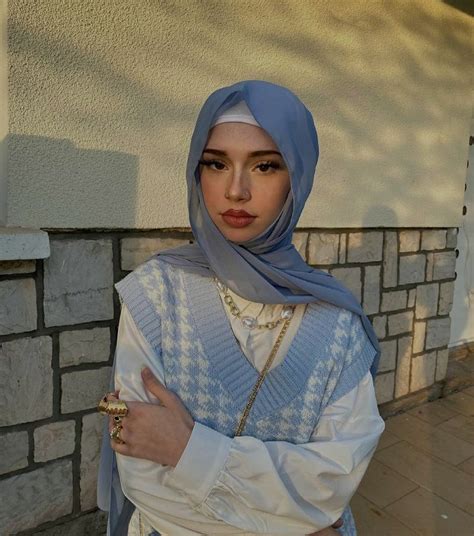 Pin Di ও Koi Su Human Beings Stile Hijab Foto Di Moda Modelli Di Moda