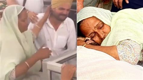 Sidhu Moose Wala S Funeral Singer S Mother Wipes His Father S Tears