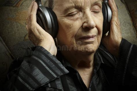 I like this song! stock image. Image of sound, tranquil - 12505475