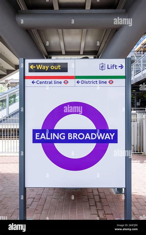 Ealing Broadway - Elizabeth Line Station Stock Photo - Alamy