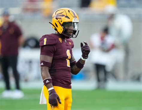 Notre Dame Football Hosts Asu Graduate Transfer Nickelback Jordan Clark