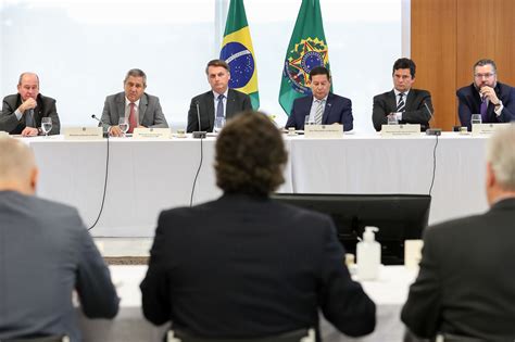 Bra O Direito De Aras N O V Provas Em V Deo E Contesta Entrega De