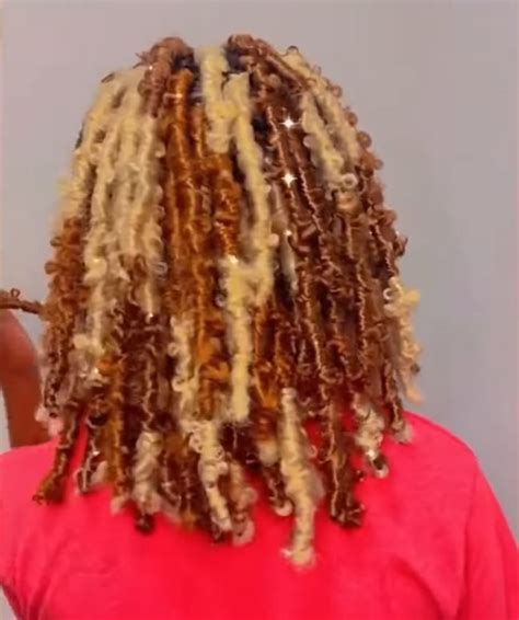 Blonde Gold Butterfly Locs With Color Thevenusface The Venus Face