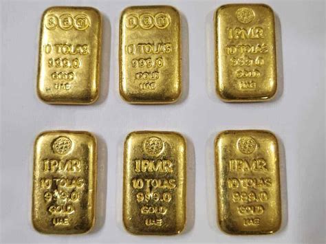 BSF Nabs Bangladeshi Smuggler With Gold Biscuits