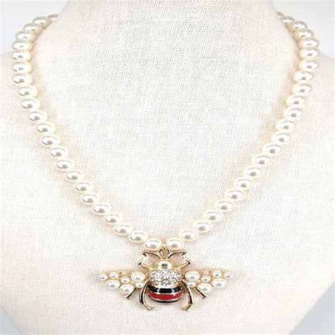 2pcs Queen Bee Pearl Necklace Gold Pink Vanilla