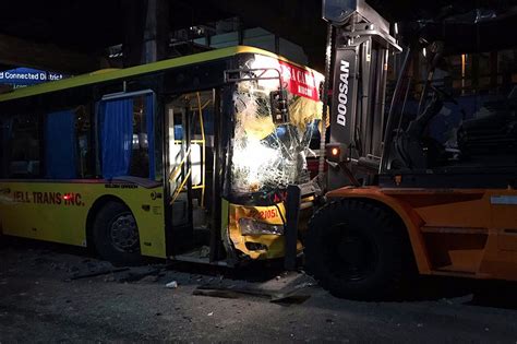 8 Sugatan Sa Banggaan Ng Bus Ambulansiya Sa EDSA Shaw ABS CBN News