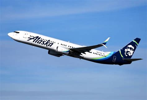 Alaska Airlines grounds all Boeing 737 Max-9s after hole blows open in ...