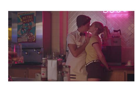 Jughead Jones And Betty Cooper Kiss In Pops Diner Riverdale Season 2