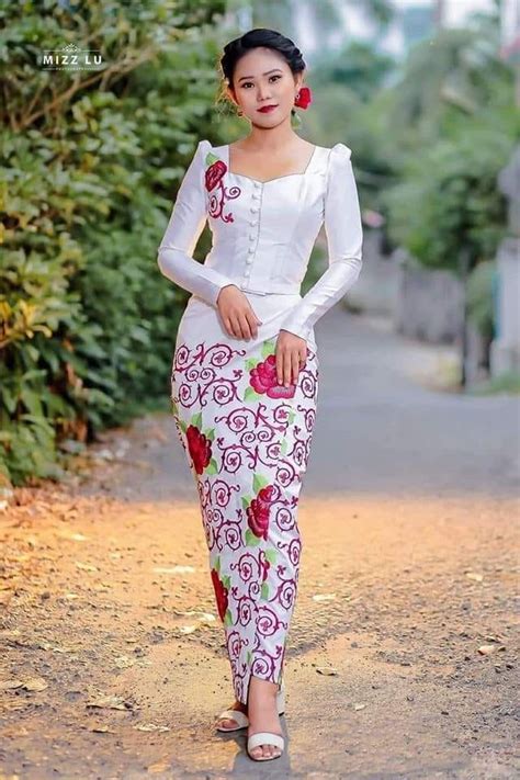 Pin By Mæriá Lf On Myanmar Dresses Myanmar Dress Design Traditional