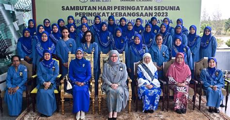 Raja Permaisuri Agong Mahu Ahli Pandu Puteri Pratik Program WAGGGS