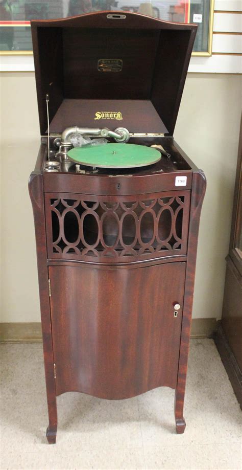 Lot SONORA PHONOGRAPH