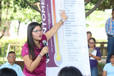 Mujer Seimujer Se Une A La Conmemoraci N De Las V Ctimas De