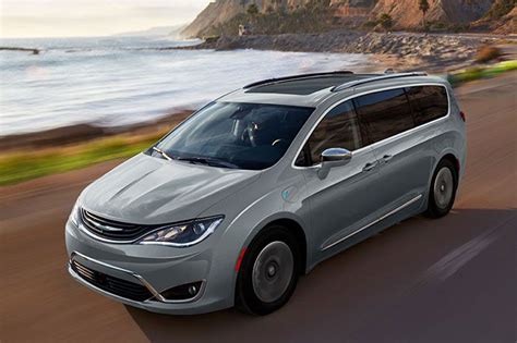 Get Great Gas Mileage in a 2019 Chrysler Pacifica Hybrid