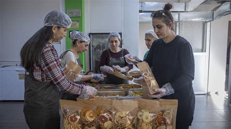 Tunceli De Kurulan Meyve Sebze Kurutma Tesisi Dar Gelirli Kad Nlara I