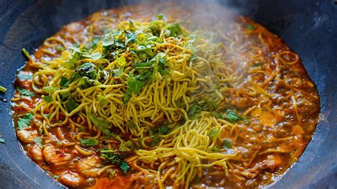 Semudah Ini Cara Masak Indomie Goreng Aceh Pakai Daging Cumi Raksasa