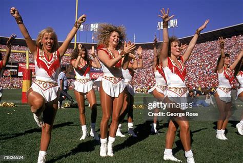 49er Cheerleaders Photos and Premium High Res Pictures - Getty Images