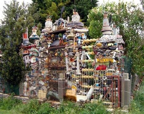 House Made From Trash 8 Photos