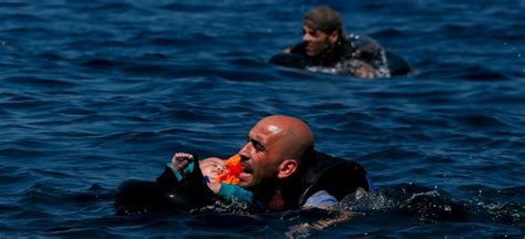 Mueren Migrantes Incluidos Ni Os Ahogados En El Mar Egeo