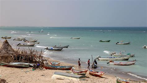 Au Moins 39 Migrants Morts Dans Le Naufrage D Un Bateau Au Large Du