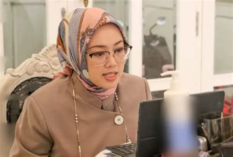 Gugat Cerai Anne Ratna Mustika Hapus Foto Dedi Mulyadi Di Instagram