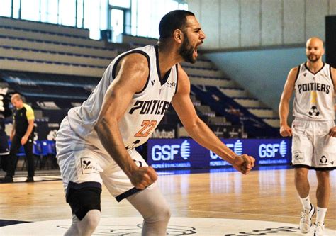 Basket Pro B L Instinct De Survie Du Poitiers Basket A Parl Face