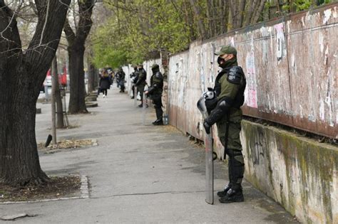 Opsadno Stanje U Pan Evu Andarmerija I Policija Na Ulicama Ima Veze