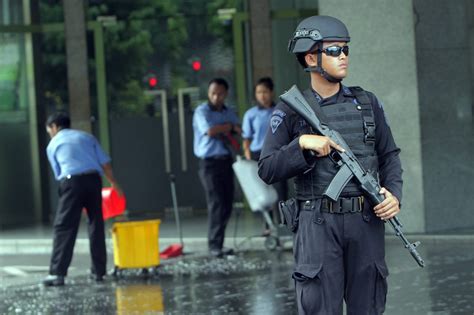 Indonesian Police Arrest Three Men On Suspicion Of Terrorism Wsj