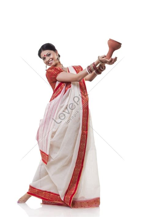 Portrait Of A Bengali Woman Performing Dhunuchi Dance Picture And Hd