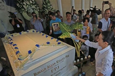 Hundreds Attend Susan Roces Burial Philstar