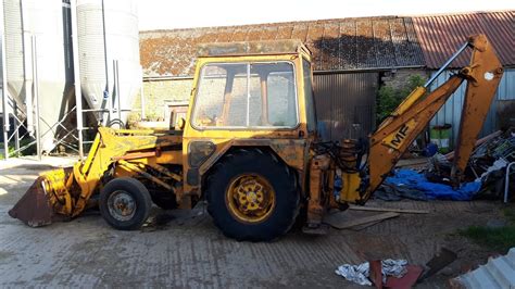 Vintage Thursday Massey Ferguson 40 Digger Arrives In The Collection Youtube