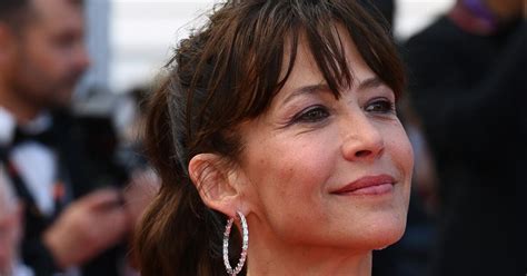 Sophie Marceau 56 ans on lui pique ce soin naturel anti âge effet