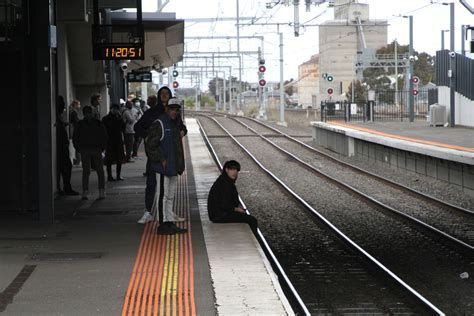 Dropkick Sitting On The Platform Edge Wongm S Rail Gallery