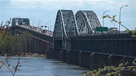 Half of Honoré-Mercier Bridge lanes closing for 7 weeks - Montreal ...