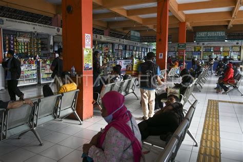 Arus Mudik Nataru Di Terminal Kampung Rambutan Antara Foto