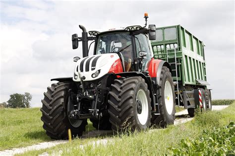 Steyr Terrus Cvt Großtraktor Neu Aufgelegt Landwirt