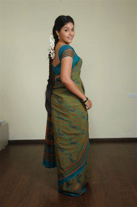 Anjali Cute Looks in Saree Photos