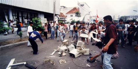 Kronologi Kerusuhan Medan Halaman All Kompas