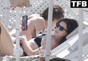 Rainey Qualley Sexy Seen Flaunting Her Hot Figure Wearing A Bikini With Lewis Pullman In