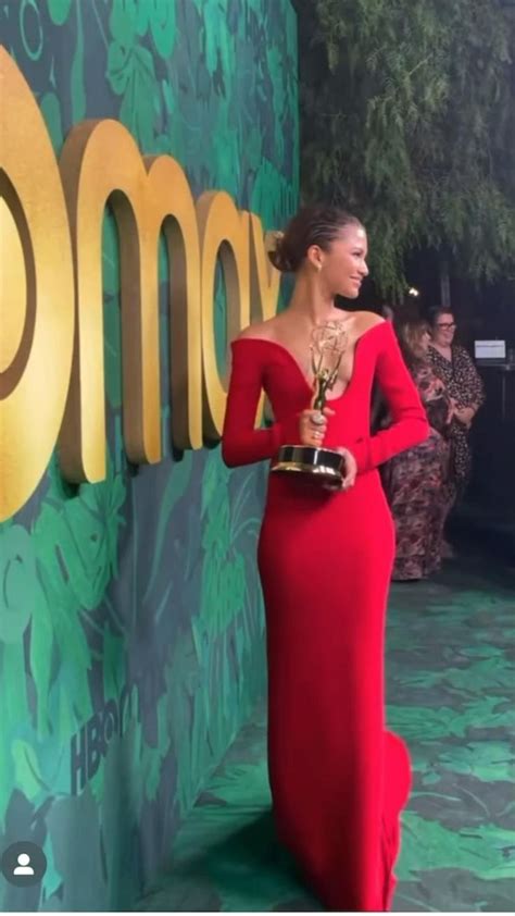 Zendaya In Red Dress At Emmys Zendaya Valentino Bulgari