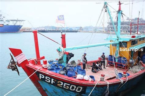 Kapal Berbendera Malaysia Curi Ikan Di Perairan Indonesia Metropolis