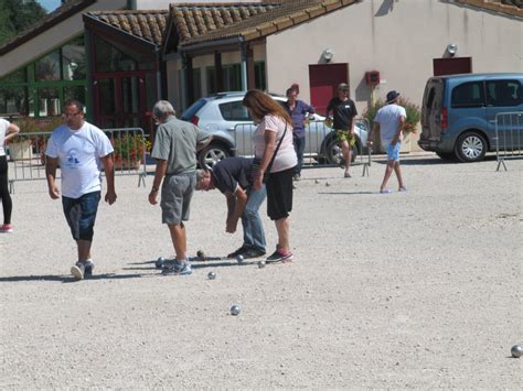 Loisirs Concours de pétanque à Ciel de plus en plus de joueurs sur