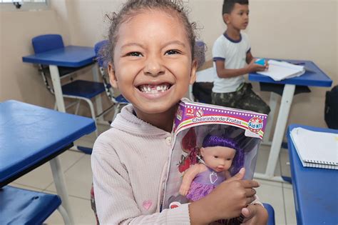 Cinco Escolas Estaduais Recebem A Campanha Doe Brinquedo E Ganhe